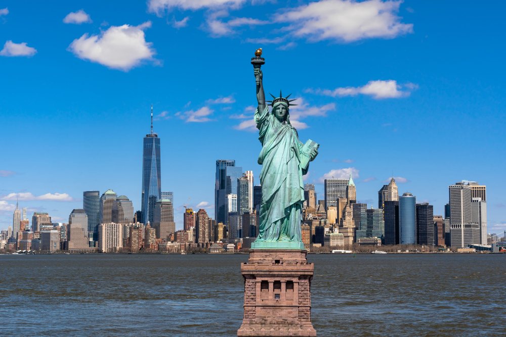 statue liberty scene new york cityscape river side which location is lower manhattan 1